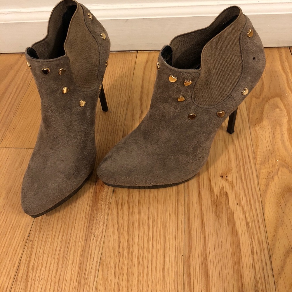 Love MOSCHINO size 37 Heeled Booties in Brown